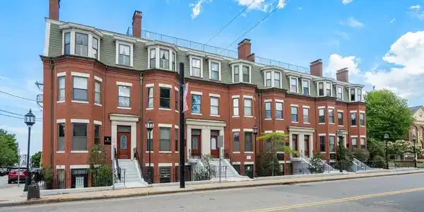 95 Court St