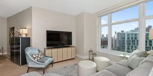 100 Lovejoy Wharf