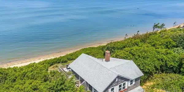 11 Bayberry Ln