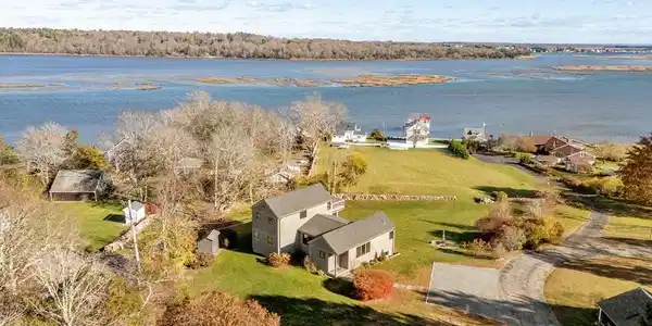 542 River Rd