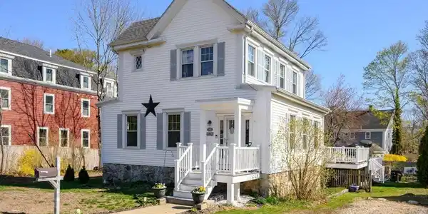 62 Spring St