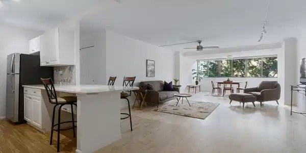 6 Whittier Pl