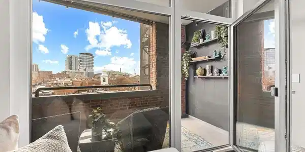 300 Commercial St