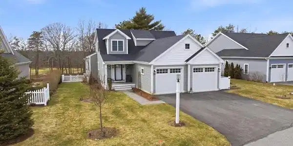 32 Pebble Beach Dr