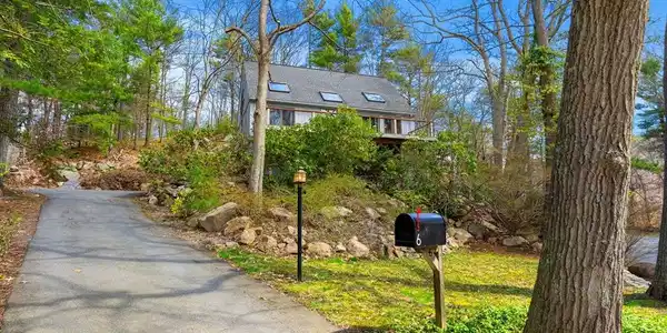 6 Magnolia Avenue