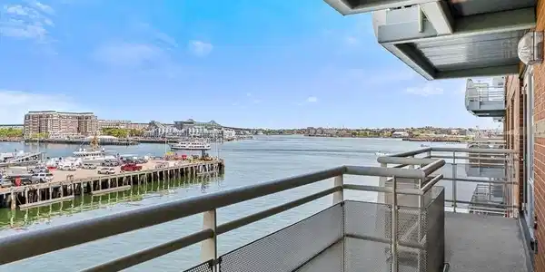 3 Battery Wharf