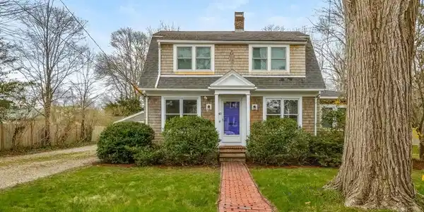 61 Oakwood Ave