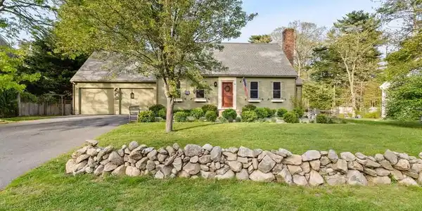 42 Joanne Dr