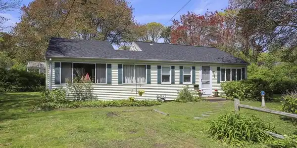 105 Nantucket Ave