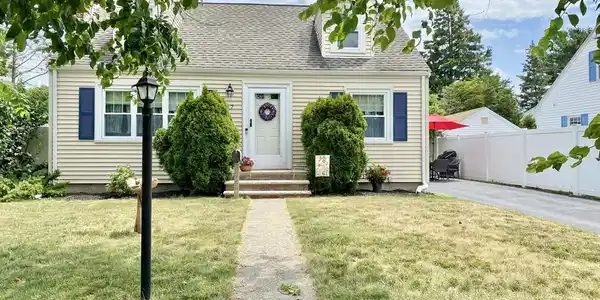 17 Howe Street