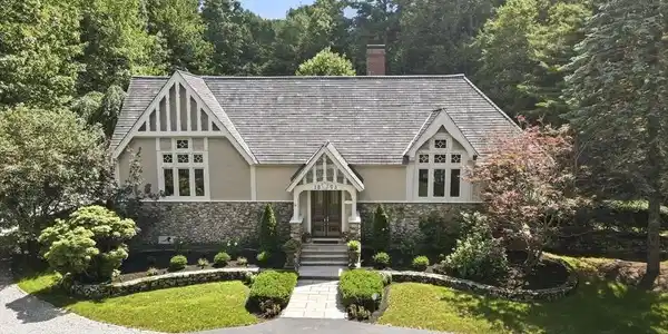 701 Country Way