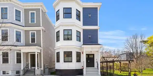 333 Maverick St