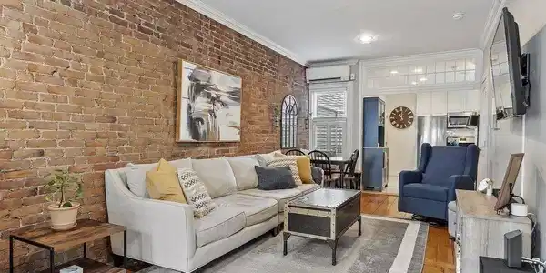 192 W 5th Street