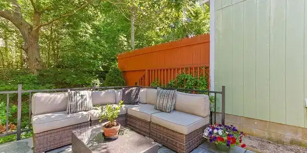 4 Bradford Acres Road