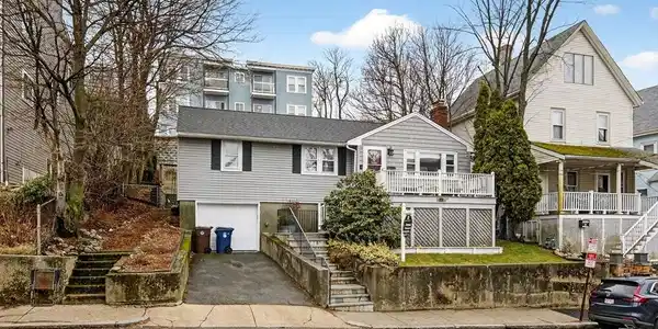 23 Bellingham Avenue