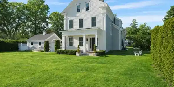 10 Franklin St
