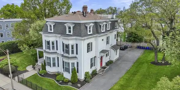 8 Mount Vernon St
