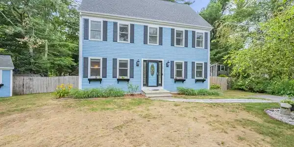 83 Brewster Rd