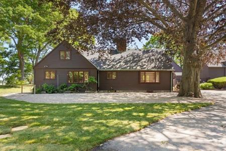69 Dolliver Neck Rd