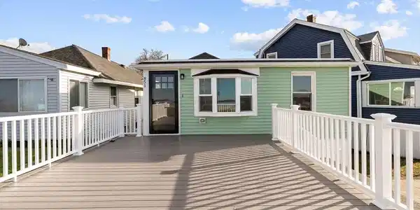 851 Quincy Shore Dr