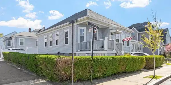 75 Fernwood Avenue
