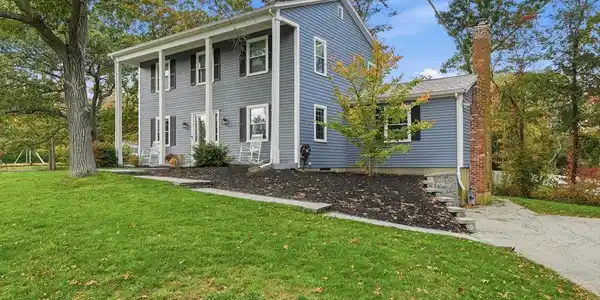 50 Blackmount Dr