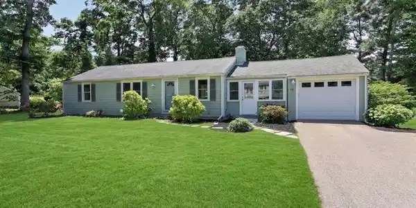 49 James Way