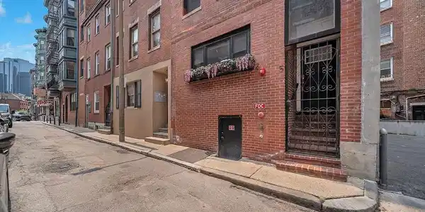 5 Garden Ct