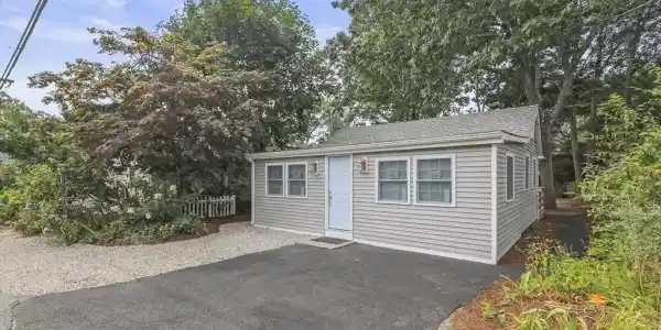 49 Shore Ave