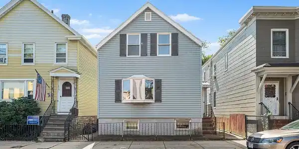 637 Saratoga St