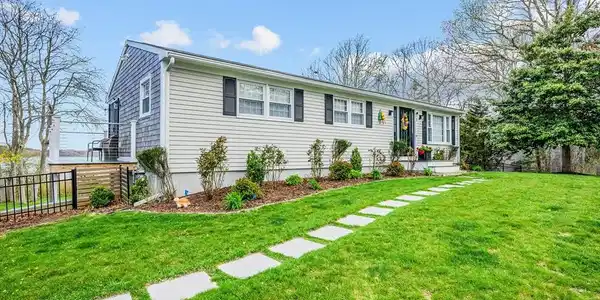 75 Meadowbrook Rd