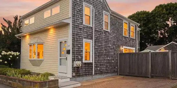 39 Pleasant Street