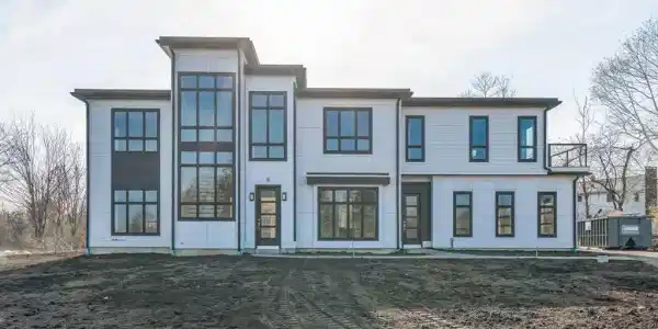 6 Back Shore Pl