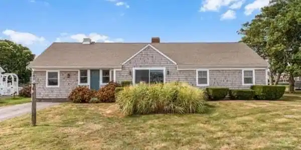 224 Menauhant Rd
