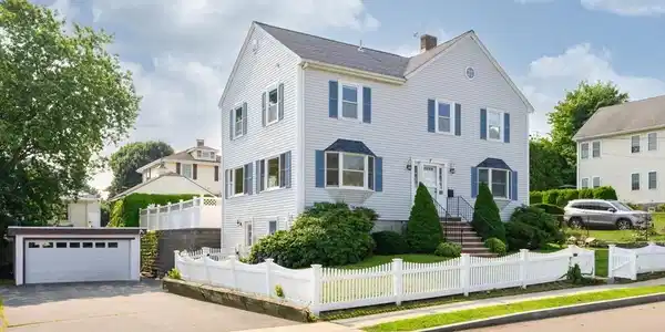 22 Narragansett Rd