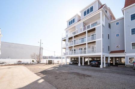 233 Beach Rd