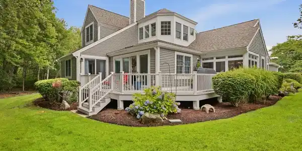 73 Hidden Bay Dr