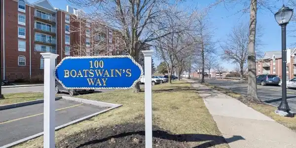 100 Boatswain's Way