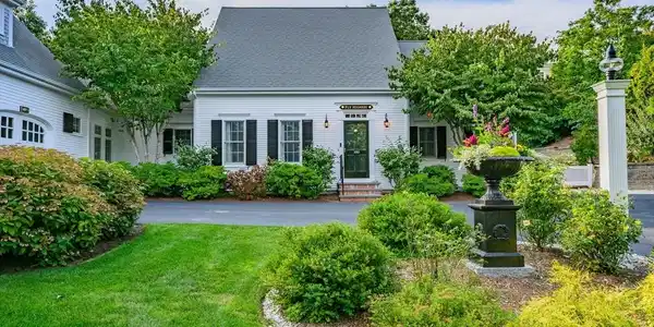 252 North Skyline Dr