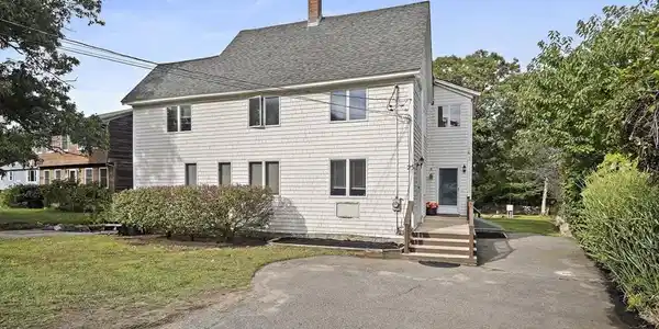 25 Stockholm Ave