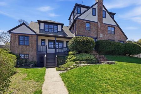 34 Governor Long Rd