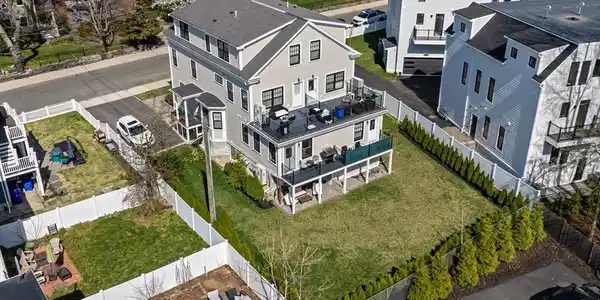 15 Ashland St