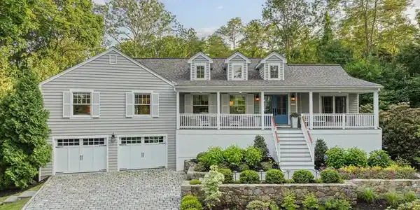18 Windy Hill Rd