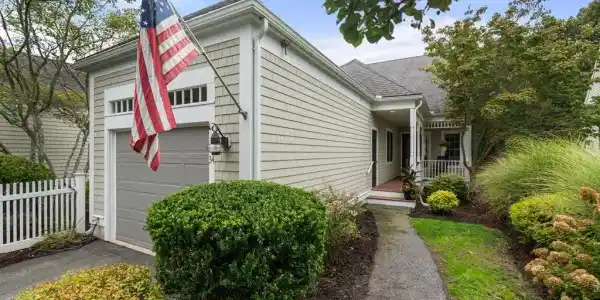 34 Turnberry Rd