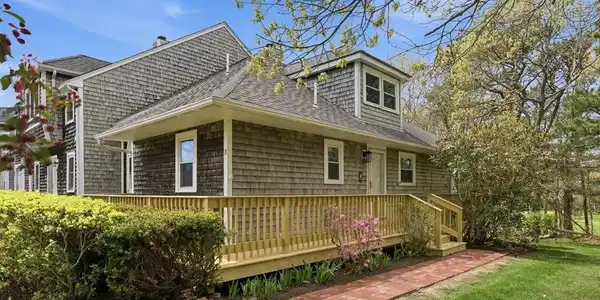 11 Harbor Hill Drive