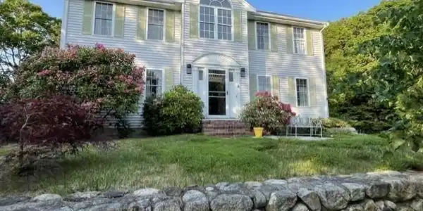 4 Kimba Ln