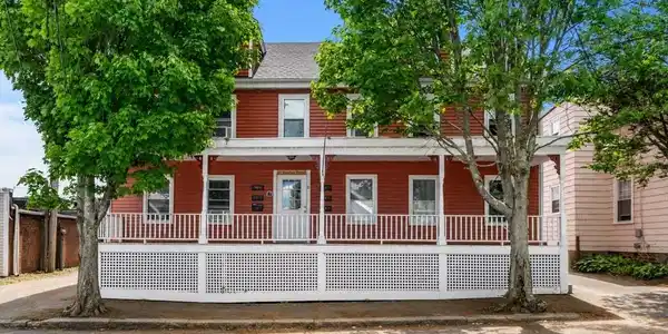 21 Hawkes St