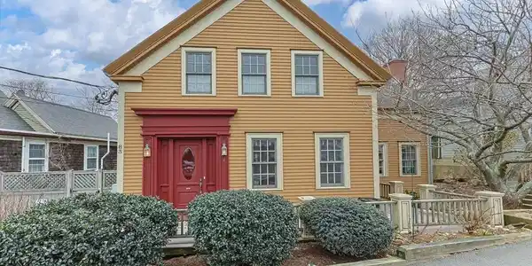 83 Bradford St