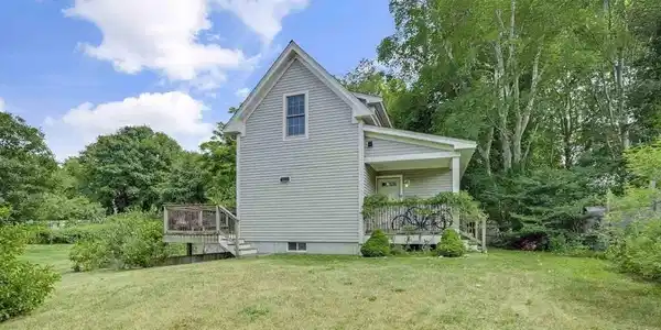 136 Spring St