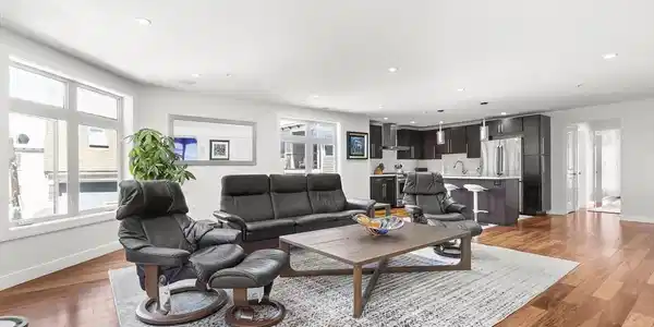 112 W 9th